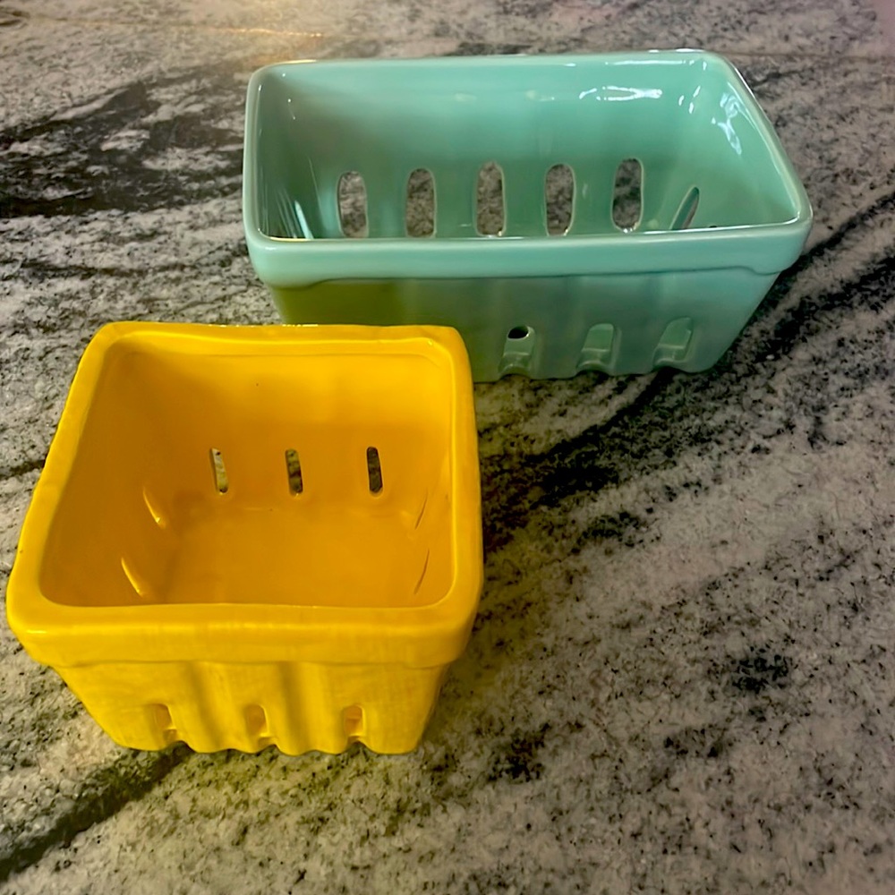 Ceramic Berry Basket Set